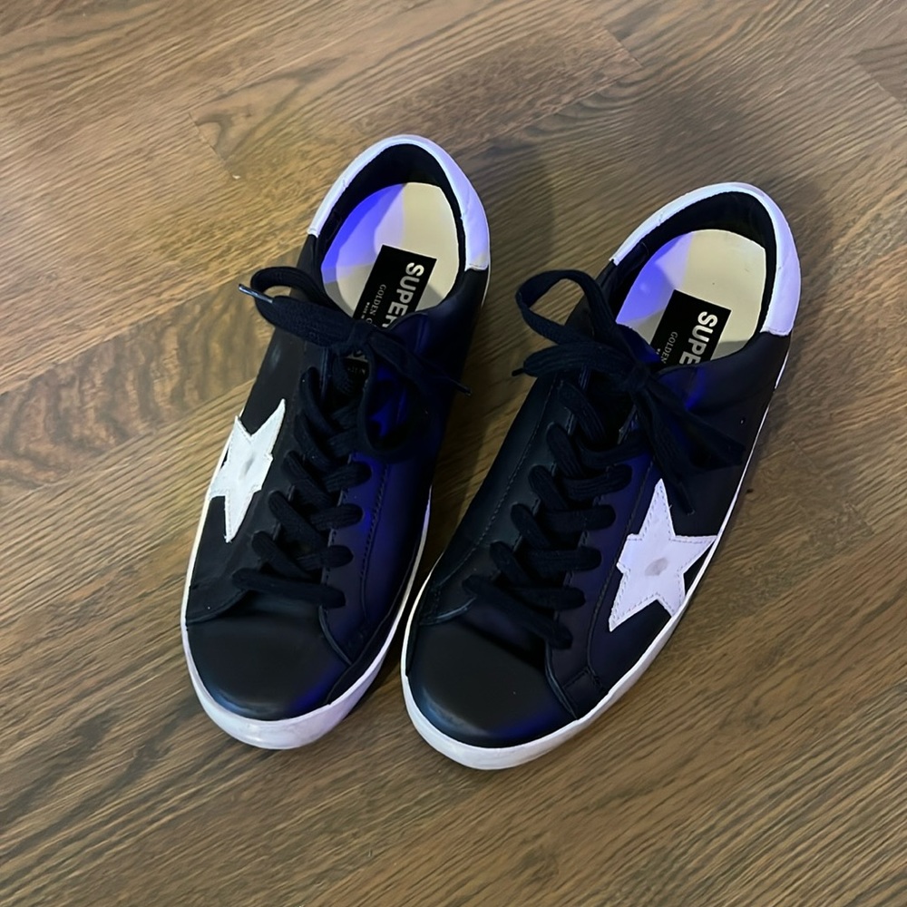 Golden Goose super star sneaker men size 41 (8) or women’s size 9.5/10